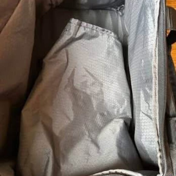 TUMI Boston Ballistic Nylon Duffle Bag Carry On Black 525C Great Condition - Picture 3 of 8